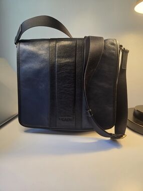 Coach Blue Leather Men's Messenger Bag with Adjustable Strap